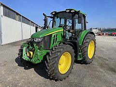 John Deere 6120M