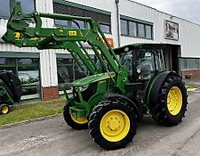 John Deere 5080G mit Frontlader John Deere H240