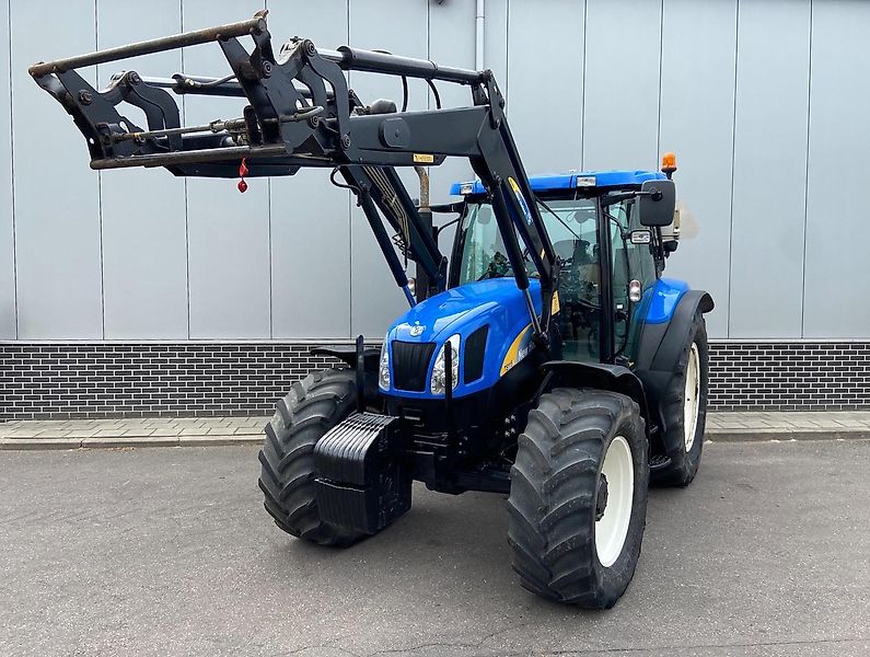 New Holland TS115A