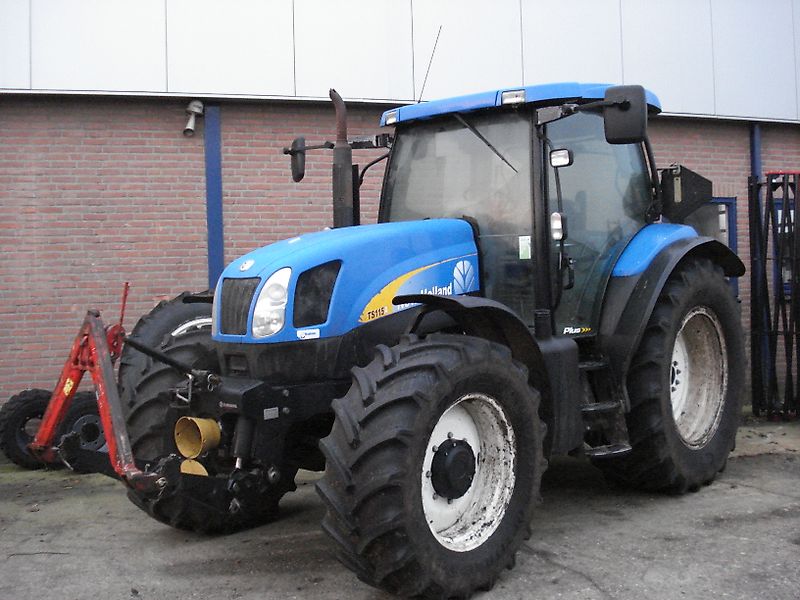 New Holland T6030