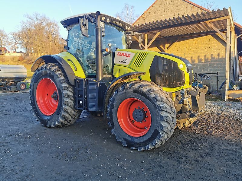 Claas Axion 810