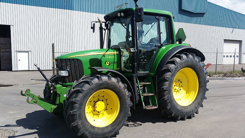 John Deere 6420.