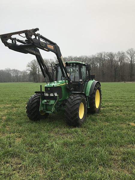 John Deere 6320