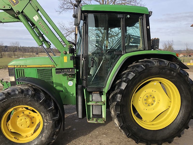 John Deere 6400