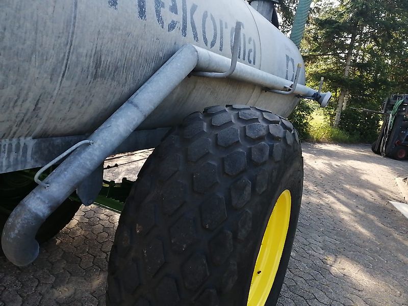 Meyer-Lohne Güllefass 7000Liter 1 Achsiges Güllefass von Meyer-Lohne Bereifung 23.1-26 Wabenprofil Vakumtankwagen