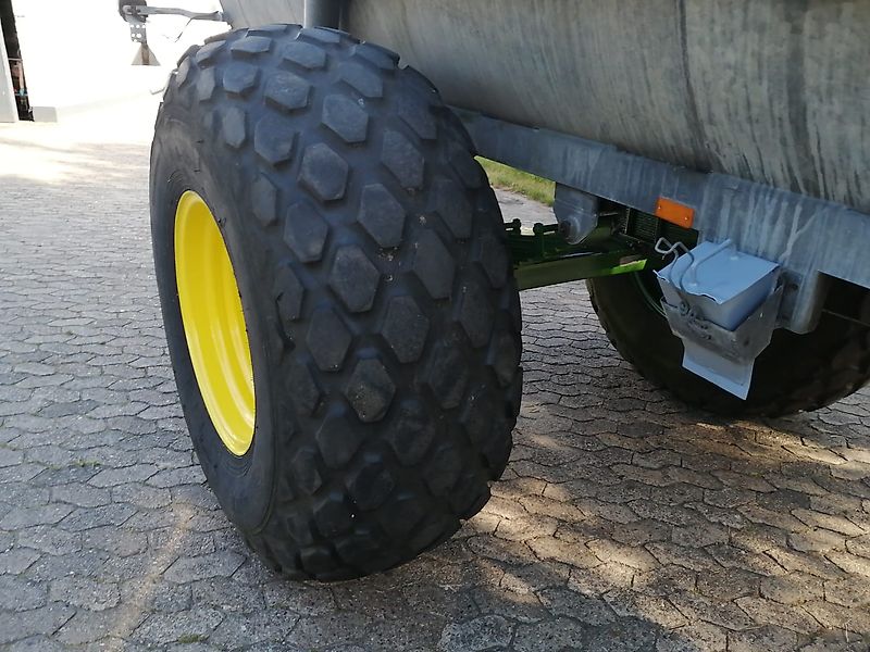 Meyer-Lohne Güllefass 7000Liter 1 Achsiges Güllefass von Meyer-Lohne Bereifung 23.1-26 Wabenprofil Vakumtankwagen
