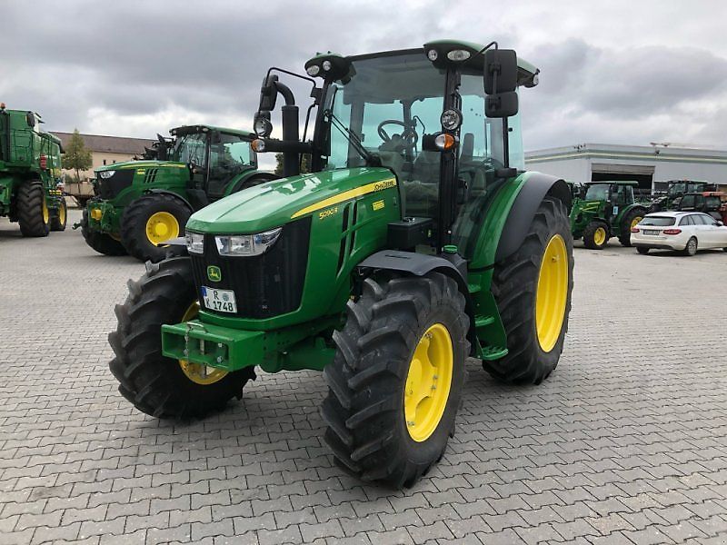 John Deere 5090R