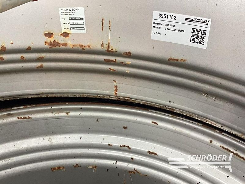 Pirelli 2 ZWILLINGSRÄDER 520/70 R38