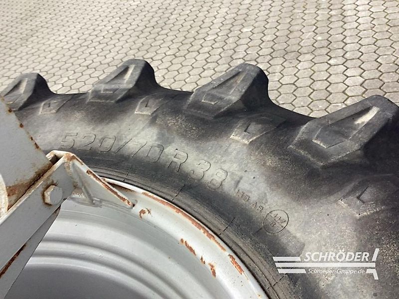 Pirelli 2 ZWILLINGSRÄDER 520/70 R38