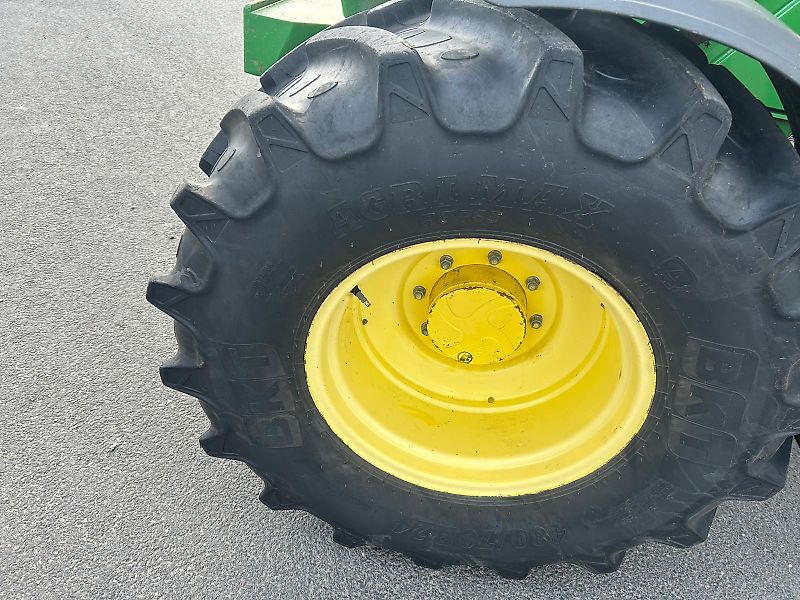 John Deere 6125R