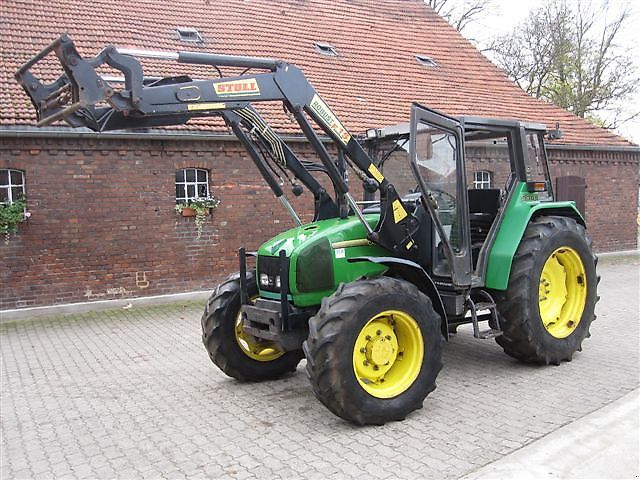 John Deere 3300