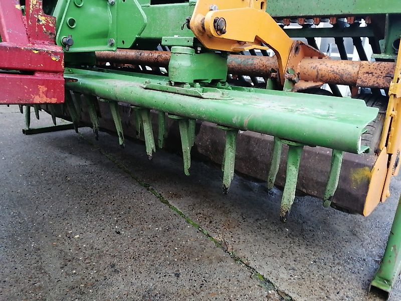 Amazone Amazone RP-AD302 Drill-Star mit 24 Rollscharen Exaktstrigel Opional mit Amazone RE301 Rüttelegge