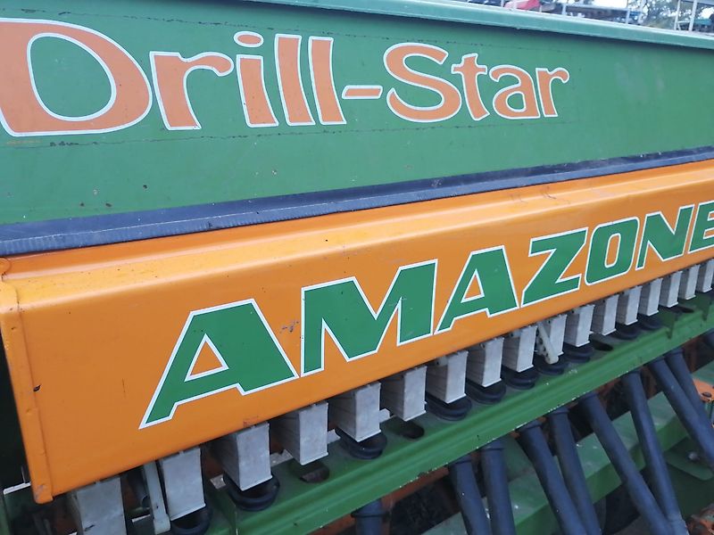 Amazone Amazone RP-AD302 Drill-Star mit 24 Rollscharen Exaktstrigel Opional mit Amazone RE301 Rüttelegge