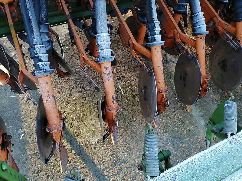 Amazone Amazone RP-AD302 Drill-Star mit 24 Rollscharen Exaktstrigel Opional mit Amazone RE301 Rüttelegge