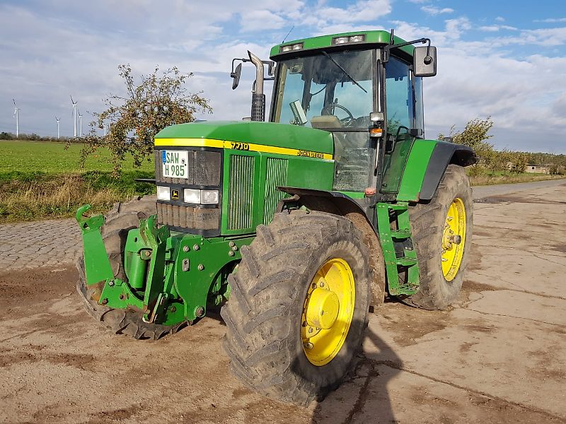 John Deere 7710