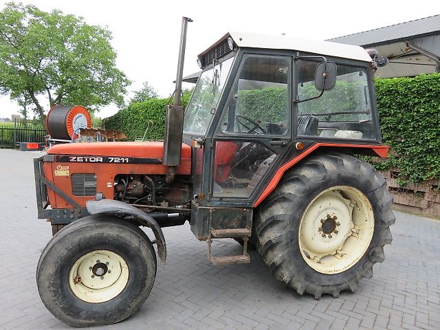 Zetor 7211