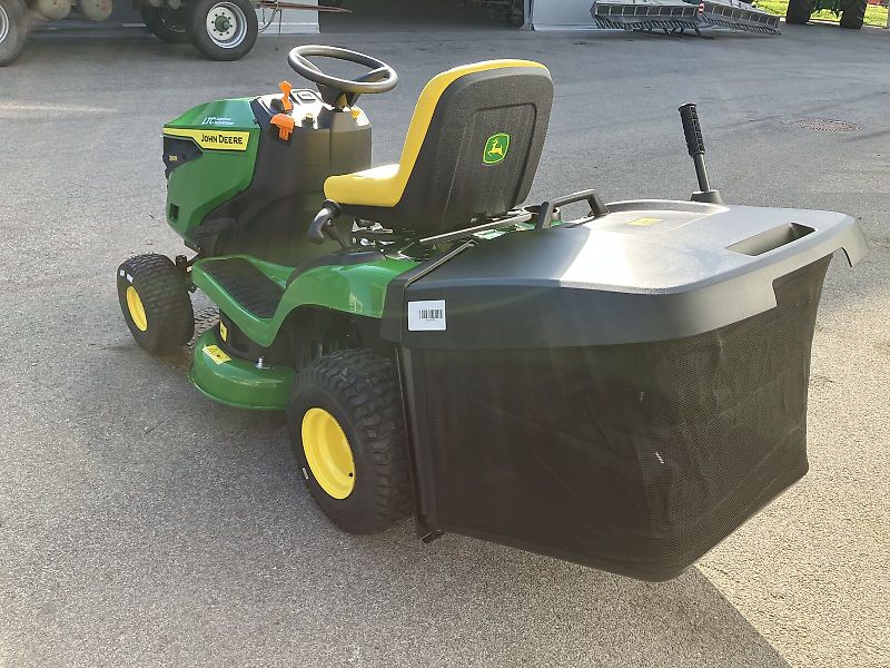 John Deere X 147R