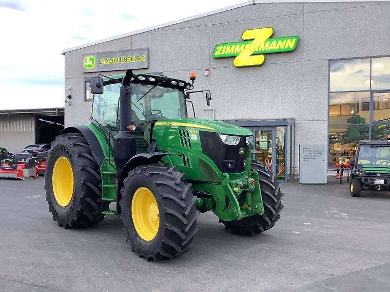 John Deere 6215R