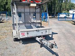 Trebbiner Absperrtafel VZ 616 Horizont Sperrwand Verkehrsleittafel Verkehrsleitanhänger Verkehrssicherungsanhänger Warntafel Verkehrssicherung Baustelle
