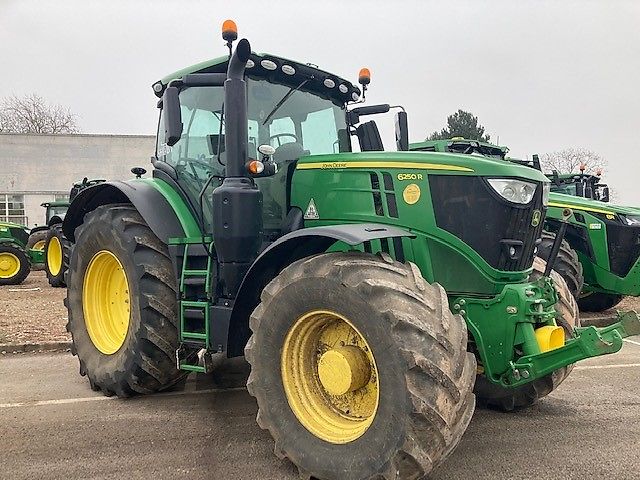 John Deere 6250R