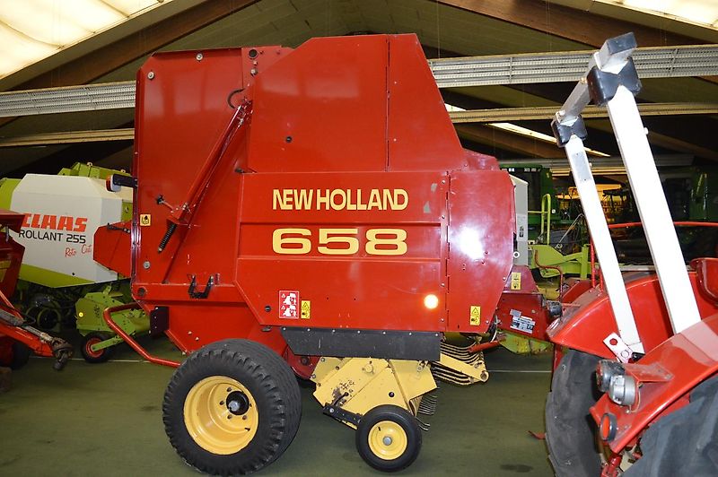 New Holland 658