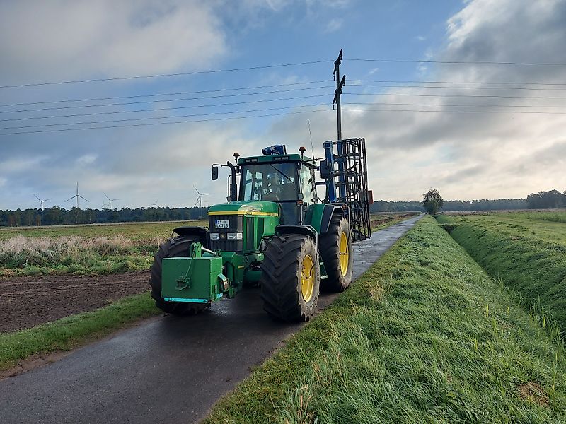 John Deere 7810