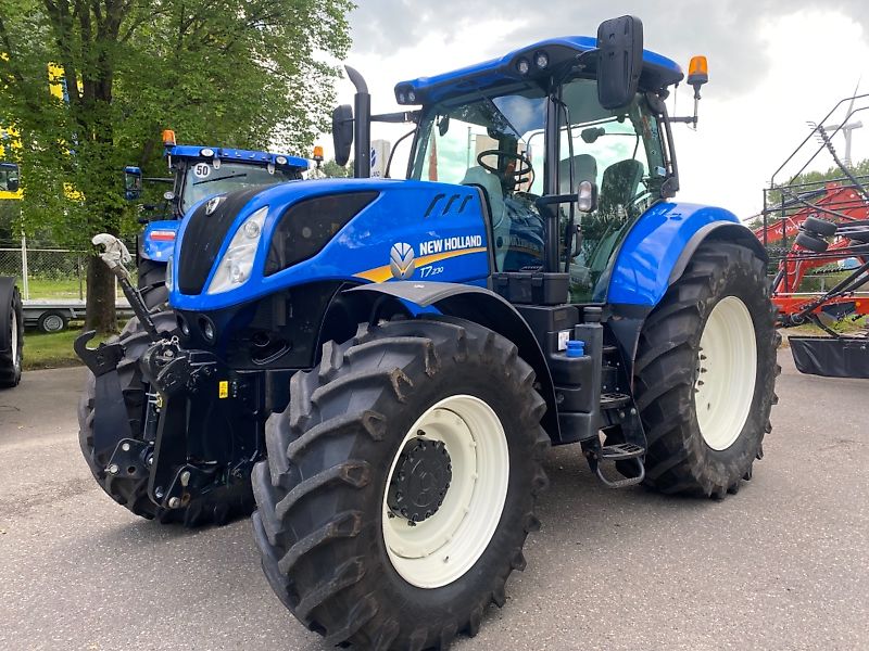 New Holland T7.230