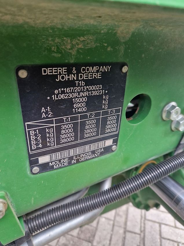 John Deere 6230R MY22 AP 50