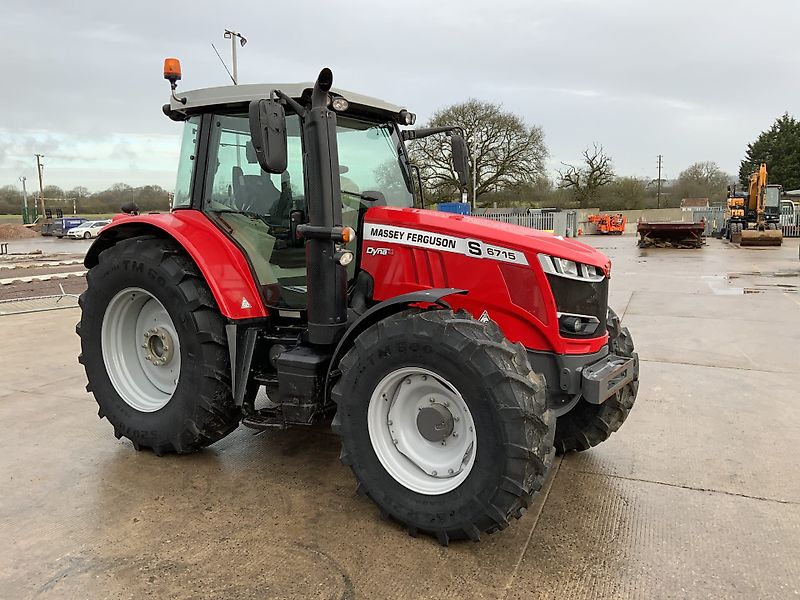 Massey Ferguson 6715S