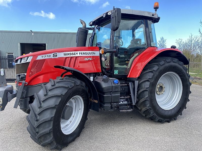 Massey Ferguson 7718S