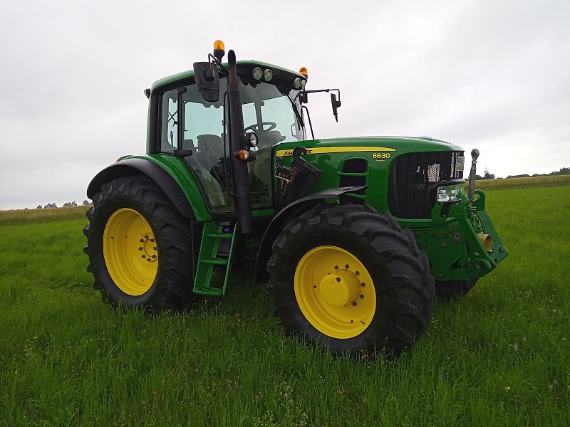 John Deere 6630 