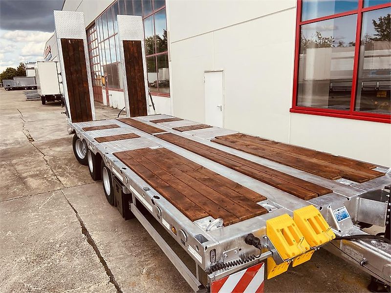 Möslein TT 28 Tridem- Tieflader 3 Achs, gelenktNeufahrzeu