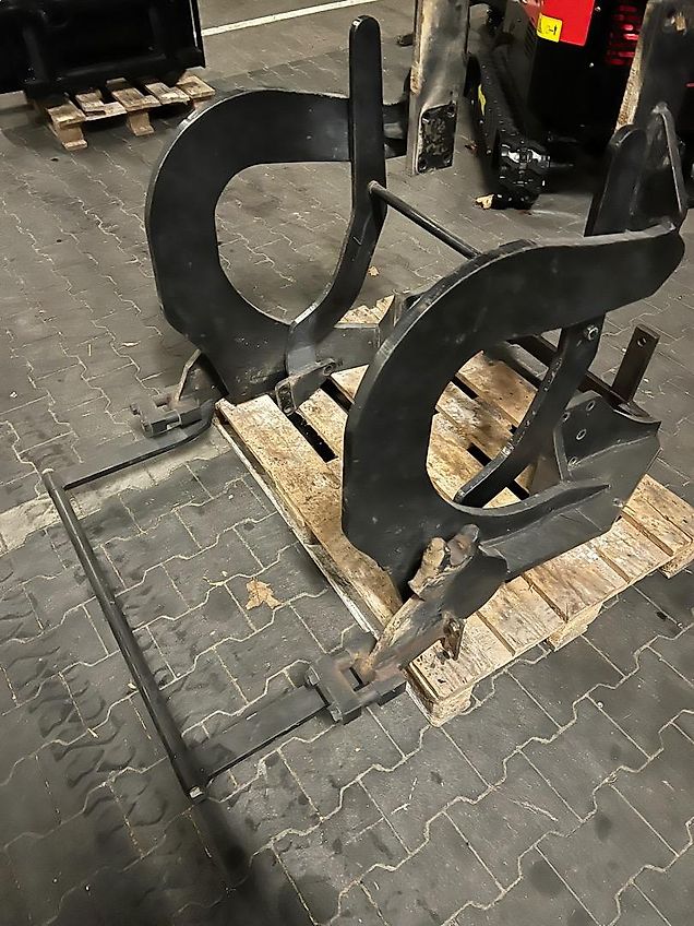 Frost Anbaukonsolen für CASE IH MAXXUM 5120