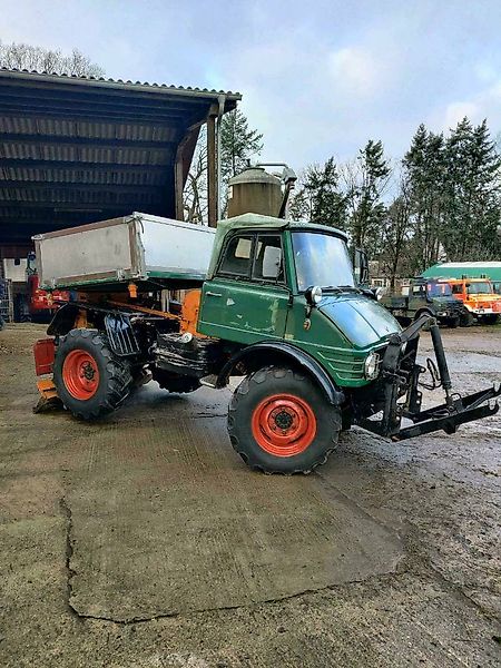 Mercedes-Benz Unimog U406