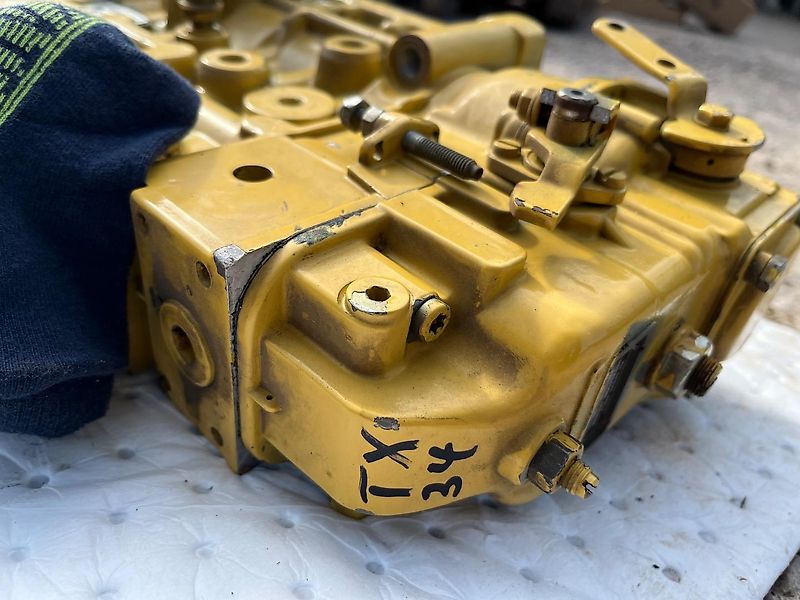 New Holland Einspritzpumpe TX 34, RSV650...1250P8A528-1, 1696484, 9400087441, 2415146114,