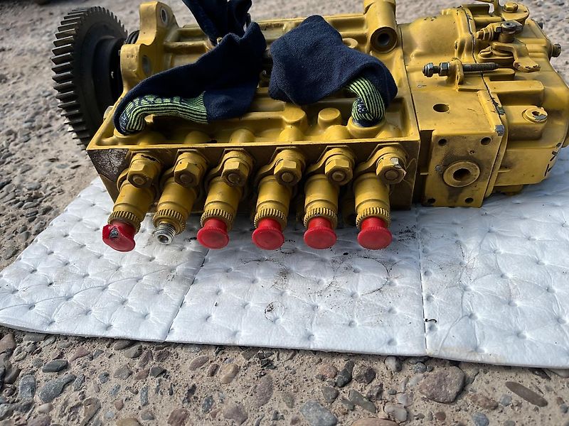 New Holland Einspritzpumpe TX 34, RSV650...1250P8A528-1, 1696484, 9400087441, 2415146114,