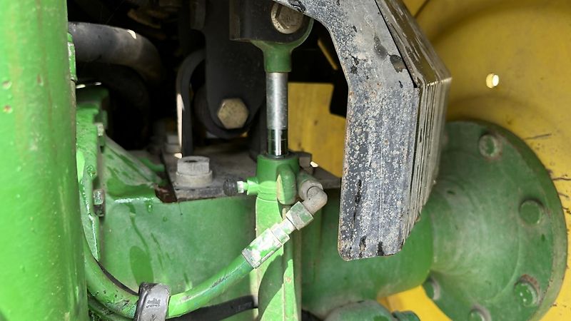 John Deere 6430