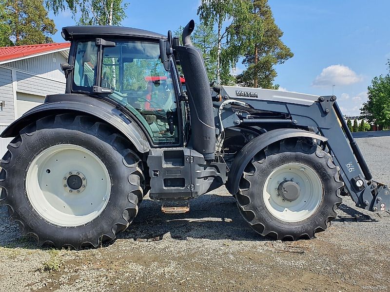 Valtra T144