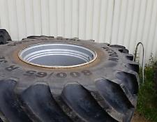 Sonstige / Other CONTI 800/65R32+Trelleborg 600