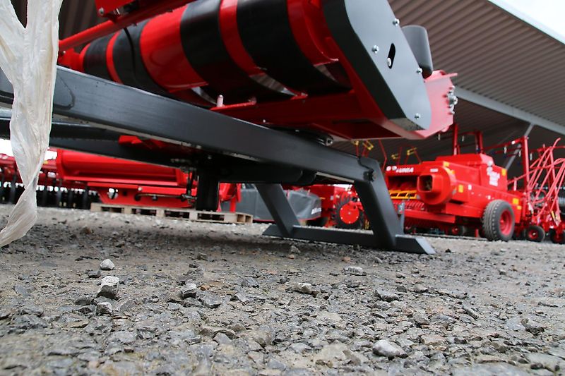 Unia FALA E Rundballen-Wickelgerät