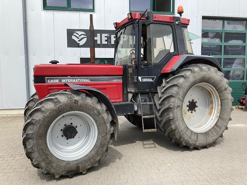 Case IH 1255XL