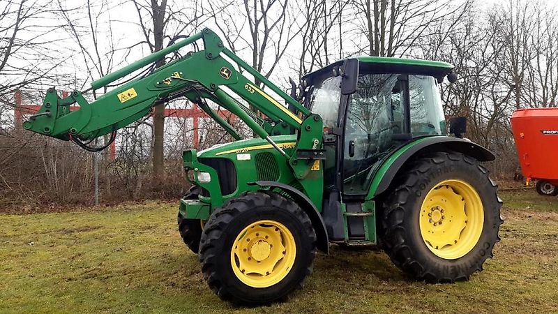 John Deere 5720