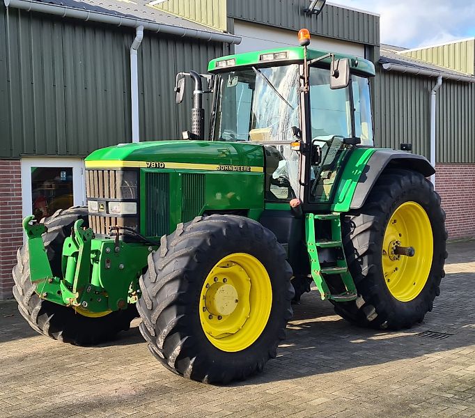 John Deere 7810