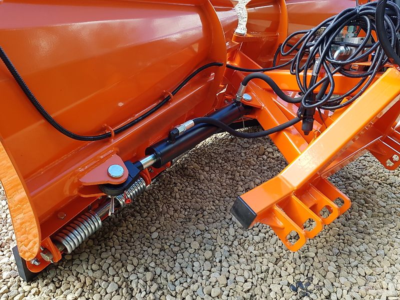 SID Schneepflug Schneeschild Vario 1520mm/ Arrowhead snow plough with rubber blade