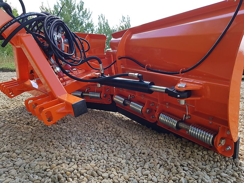 SID Schneepflug Schneeschild Vario 1520mm/ Arrowhead snow plough with rubber blade