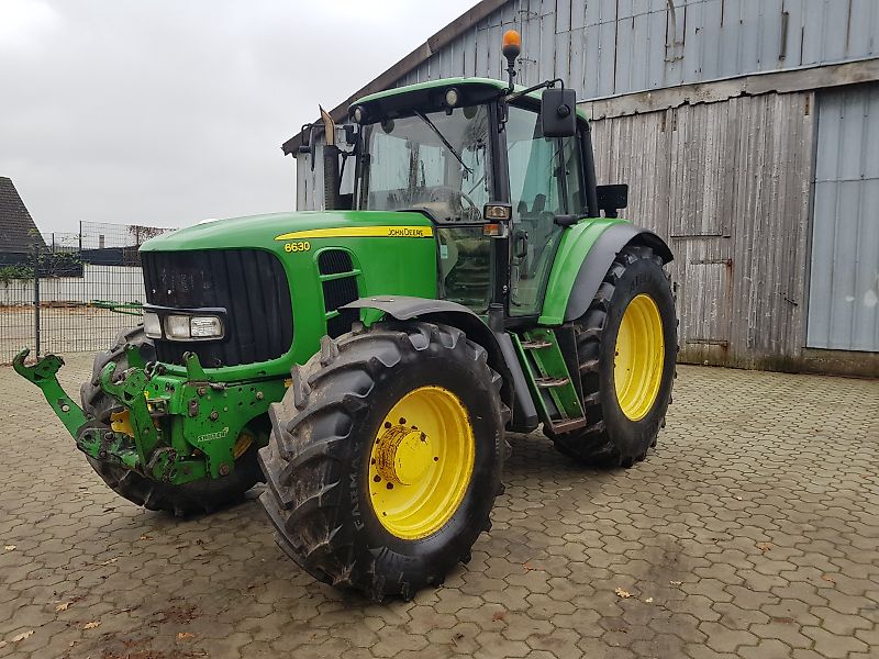 John Deere 6630