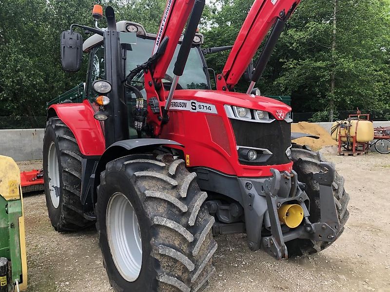 Massey Ferguson 6714S