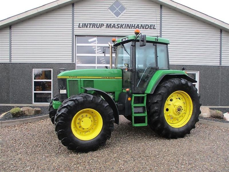 John Deere 7700