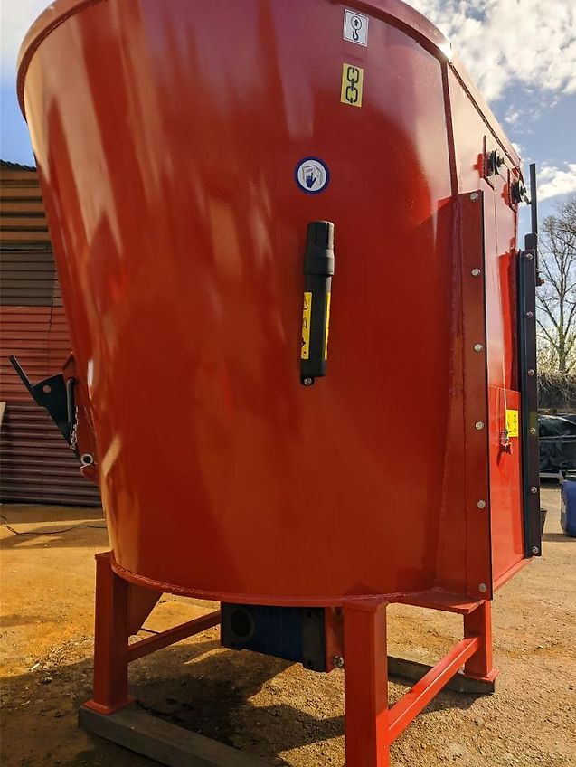 AG Farms Group Mieszalnik pasz DM 2 Futtermischer, Feed mixer