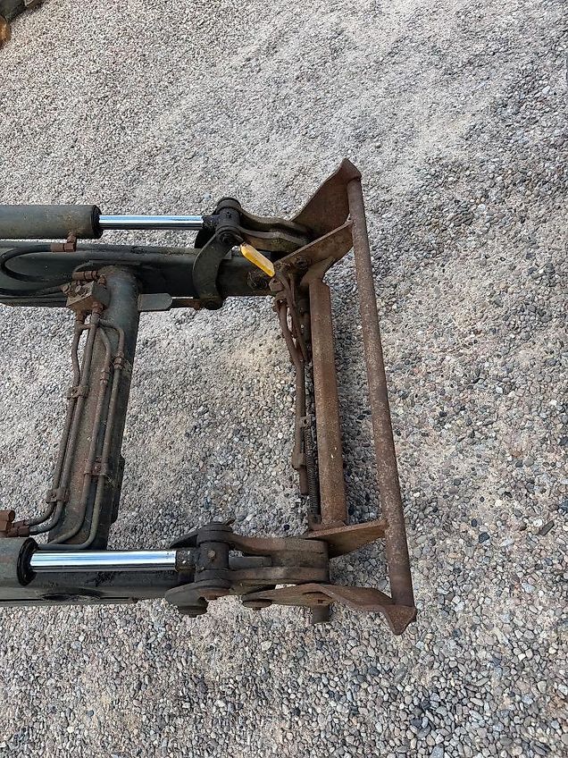 John Deere Alö/Quicke Schwinge Q 640 US Euro, BJ 1995, mit Konsolen (vom 2140), passen vermutlich an alle alten 4-Zylinder-Modelle, ohne Steuergerät